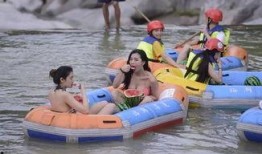 吃瓜泼水,吃瓜群众的欢乐盛宴