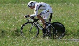 邯郸骑车吃瓜,骑车吃瓜，夏日里的悠闲时光