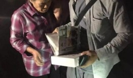 吃瓜阿姨的照片图片,捕捉生活中的欢乐与温馨